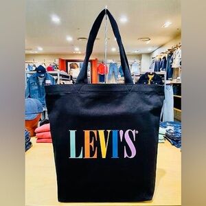 Brand NWT LEVI’S® ♥️ SERIF LOGO TOTE BAG